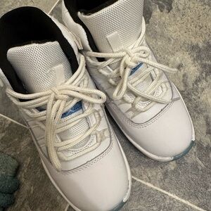 Kids White and Blue Jordan 3Y